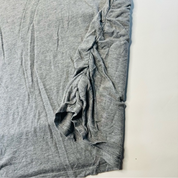 Ingrid and Isabel Maternity T Shirt Womens Large Grey VNeck Stretch Soft Comfort - Picture 4 of 10